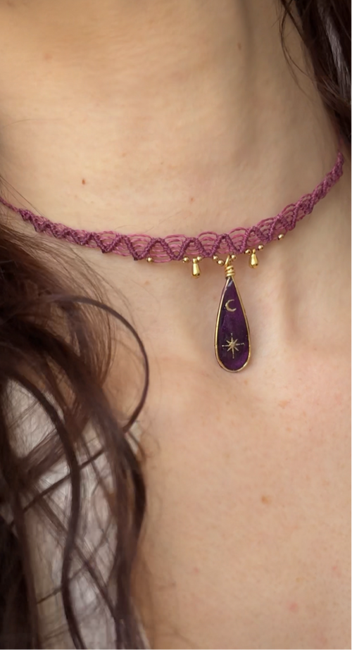 berry moon drop choker